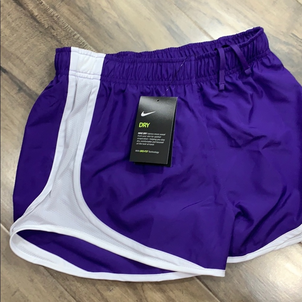 NIKE Women’s running shorts with Dri-Fit Technolog - Picture 12 of 15